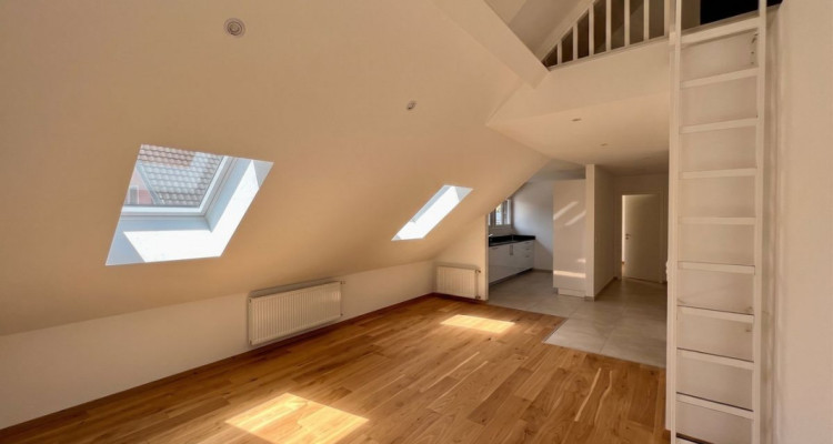 Appartement D - 2,5 pièces avec balcon et mezzanine, à Couvet image 2