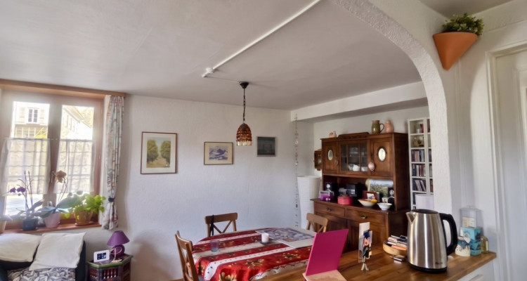 Charmante maison villageoise contiguë à Fleurier. image 3