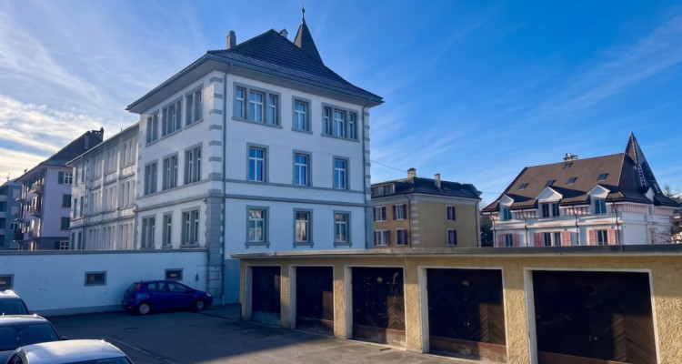   Faites une offre pour ce très bel Immeuble mixte, avec 14 garages et 18 places de parc image 3