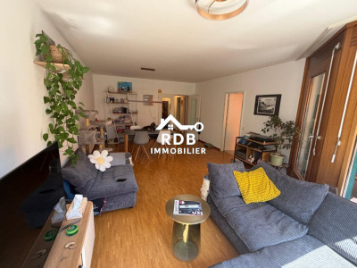 Appartement de 4 pièces au 3ème étage situé à Petit-Lancy 1213 image 1