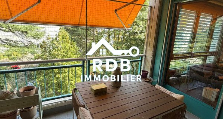 Appartement de 4 pièces au 3ème étage situé à Petit-Lancy 1213 image 4