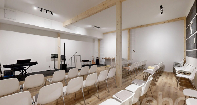 Immeuble de rendement avec 3 locaux commerciaux à Monthey image 2