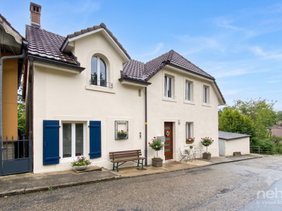 Maison de caractère rénovée : vue Jura, calme et fort potentiel image 1