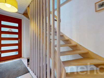 Maison de caractère rénovée : vue Jura, calme et fort potentiel image 7