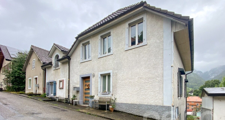 Maison de caractère rénovée : vue Jura, calme et fort potentiel image 8