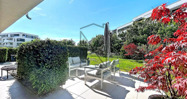 Triplex 5.5 rooms with independent space, close to the lake and the EPFL image 2