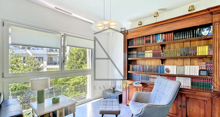 Triplex 5.5 rooms with independent space, close to the lake and the EPFL image 9