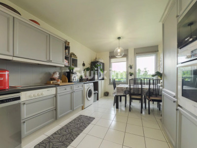 Stunning 6-room duplex apartment image 3