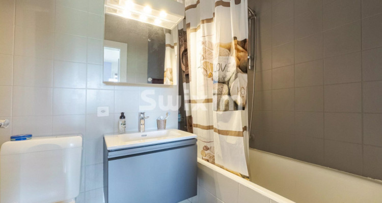 Stunning 6-room duplex apartment image 5