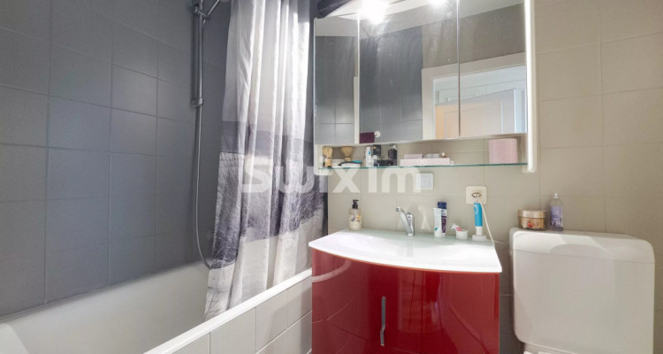 Stunning 6-room duplex apartment image 7