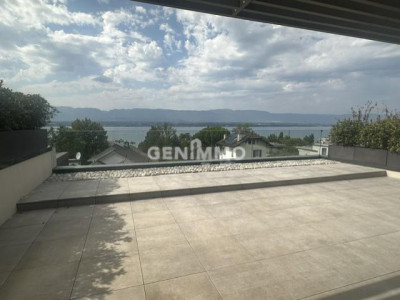 Vue panoramique sur le Lac image 1