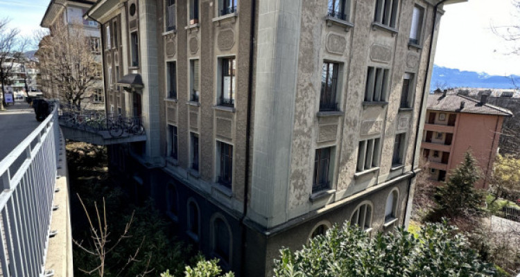 Avenue du Léman 54 à Lausanne  /  5 pièces au 1er étage  image 1