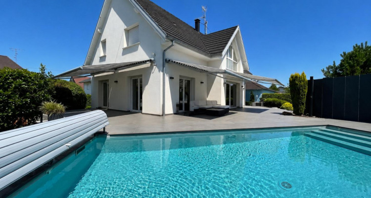 Villa dexception avec piscine aux portes de Bâle, en France image 1