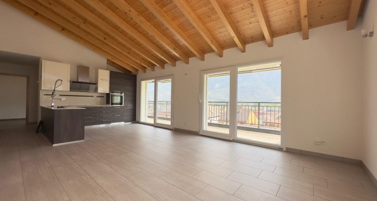 Appartement de 4.5 pces idéalement situé au coeur de Fully image 2