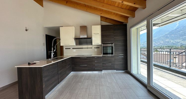 Appartement de 4.5 pces idéalement situé au coeur de Fully image 1