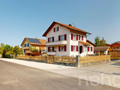 Maison multifamiliale à Broc ? 6,5 pièces et fort potentiel image 1