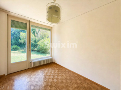 Single-story house to renovate in Confignon image 8