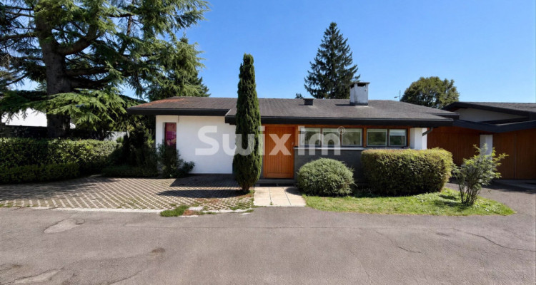 Single-story house to renovate in Confignon image 2