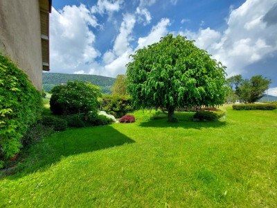 Charmante ferme avec vue sur le lac et les Alpes, comprenant deux appartements et une grange image 3