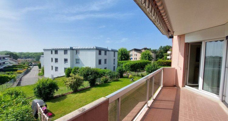 Superbe appartement de 4,5 pièces avec balcon et ascenseur dans un quartier résidentiel calme image 3