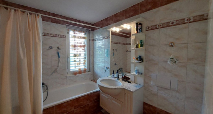 Superbe appartement de 4,5 pièces avec balcon et ascenseur dans un quartier résidentiel calme image 12