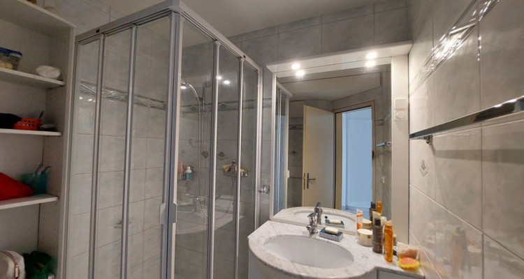 Superbe appartement de 4,5 pièces avec balcon et ascenseur dans un quartier résidentiel calme image 13
