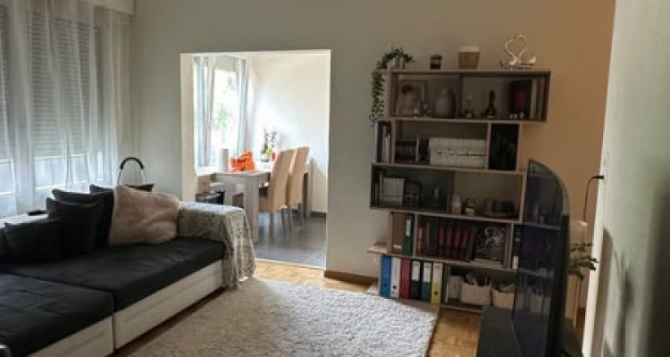 3 pièces situé au 1er étage dans un environnement calme et familial image 1