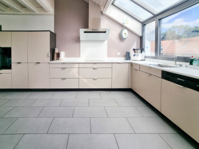 Appartement duplex lumineux avec balcon dans un cadre résidentiel privilégié image 3