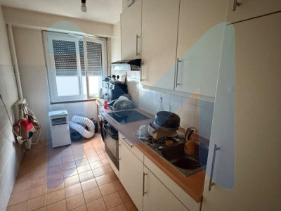 Appartement de 4 pièces au 1er étage situé à Acacias 1227 image 4