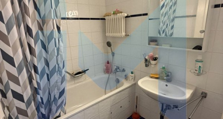 Appartement de 4 pièces au 1er étage situé à Acacias 1227 image 9