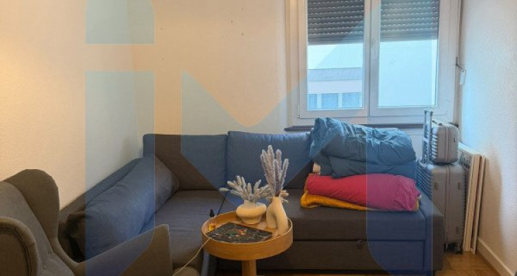 Appartement de 4 pièces au 1er étage situé à Acacias 1227 image 2