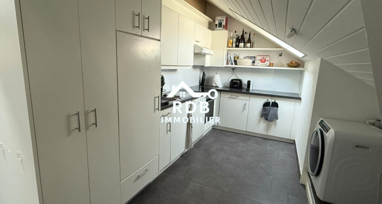 Appartement de 4 pièces au 3ème étage sans ascenseur situé à Chêne-Bourg 1225 image 6
