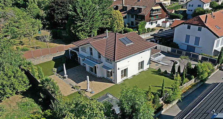 Exclusivité - Propriété coup de coeur, villa individuelle au calme image 1
