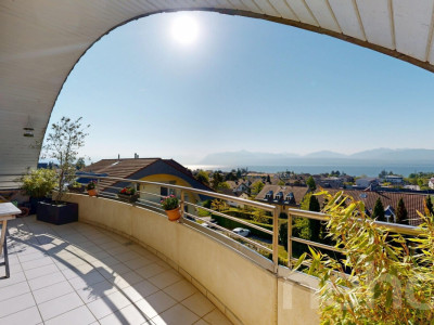 Attique lumineux en position dominante avec vue Léman-Alpes image 2