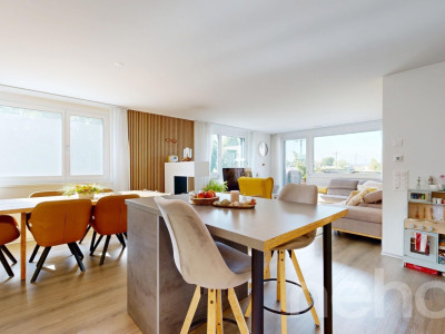 Moderne 4.5-Zimmer-Wohnung an der Bauzonengrenze image 1