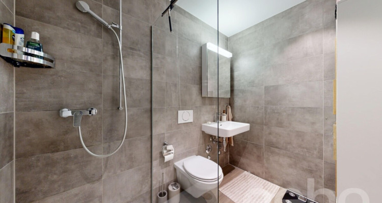 Moderne 4.5-Zimmer-Wohnung an der Bauzonengrenze image 7