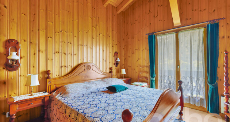 Exclusif: Grand chalet de trois chambres avec 2 garages image 12