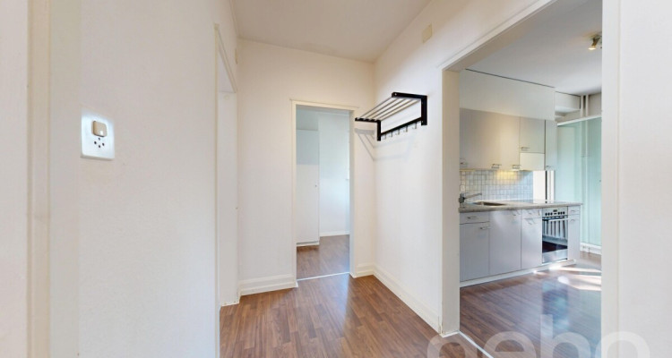 Charmante 2.5-Zimmer-Wohnung mit eigener Garage im Monbijou image 2