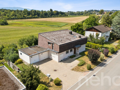 Vielseitiges Zweifamilienhaus mit unverbaubarer Weitsicht image 2