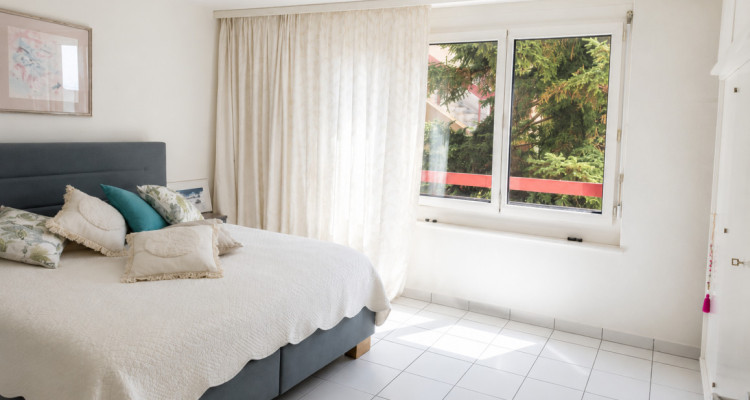 🏡 Perle rare denviron 75 m² avec grande terrasse & vue imprenable sur le Lac L image 3
