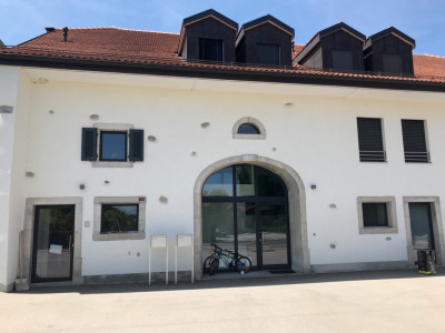 Spacieux duplex de 220m2 dans ancienne ferme rénovée à Essertines sur Rolle image 2