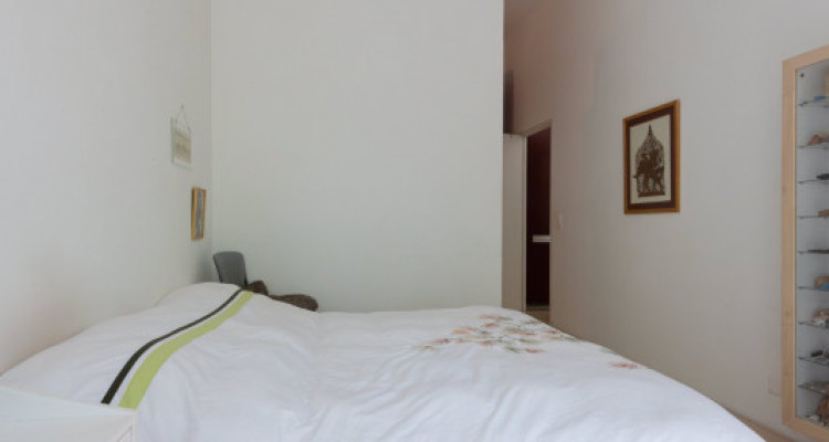 163 m2 de design contemporain, votre jardin à 20 min du Flon image 3