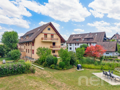 Aussergewöhnliche 5.5-Zimmer-Maisonette mit Wellnessbereich image 1