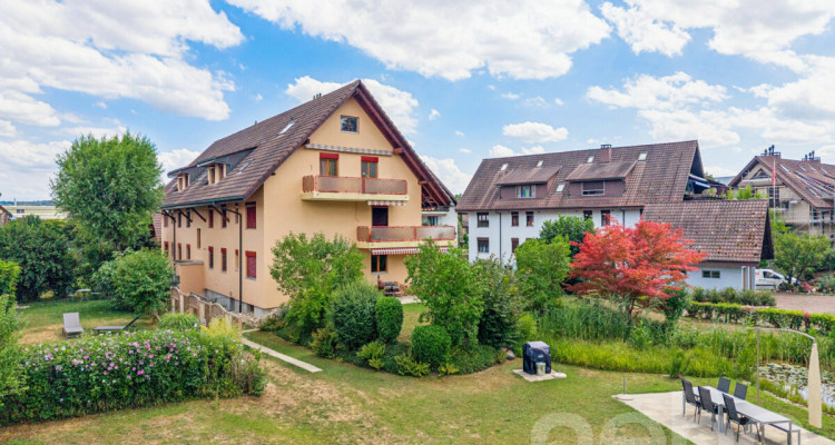 Aussergewöhnliche 5.5-Zimmer-Maisonette mit Wellnessbereich image 1