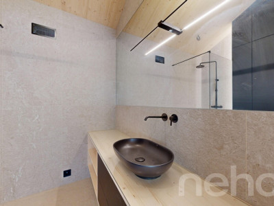Neubau-Dachgeschosswohnung mit besonderer Architektur und Bergsicht image 10
