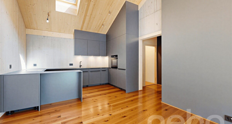 Neubau-Dachgeschosswohnung mit besonderer Architektur und Bergsicht image 4