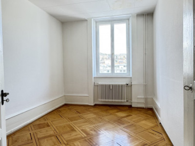 4 pièces lumineux proche gare, 89 m², ascenseur | La Chaux-de-Fonds image 5