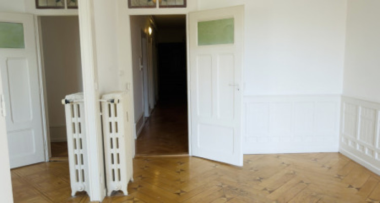 Superbe appartement de caractère de 4 pièces – emplacement premium proche gare image 7