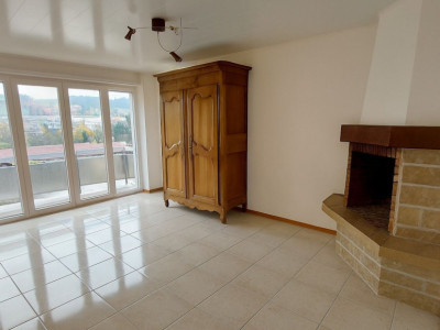 Spacieux appartement de 3,5 pièces avec deux balcons et ascenseur image 1