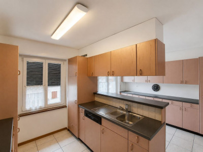 Spacieux appartement de 3,5 pièces avec deux balcons et ascenseur image 3